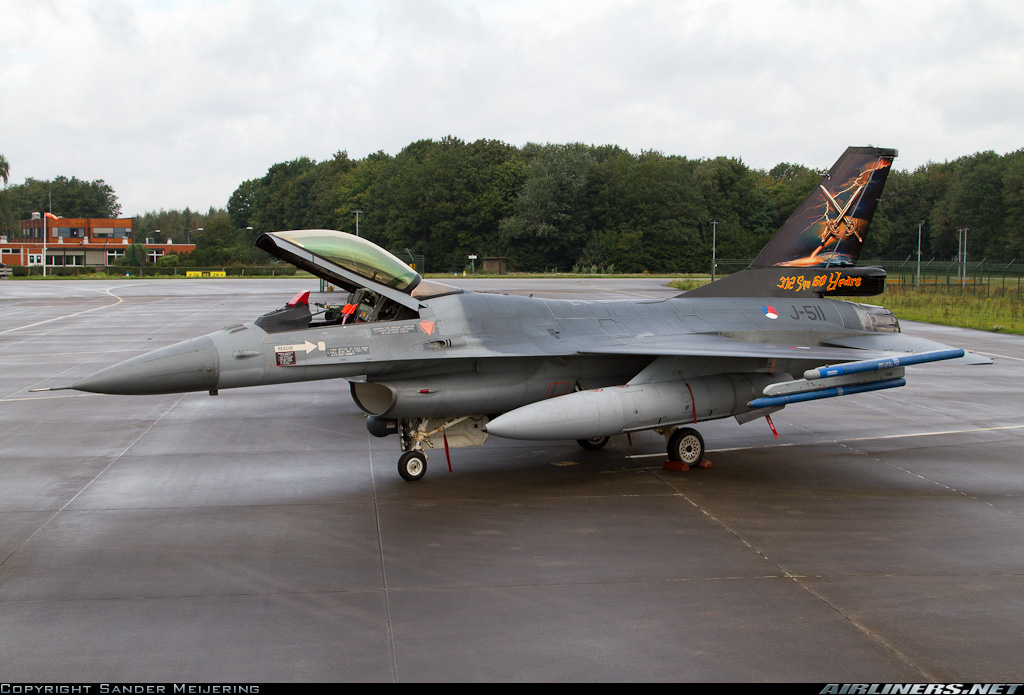 GeneralDynamics_F16AM-2011_312Sq-60Jaar