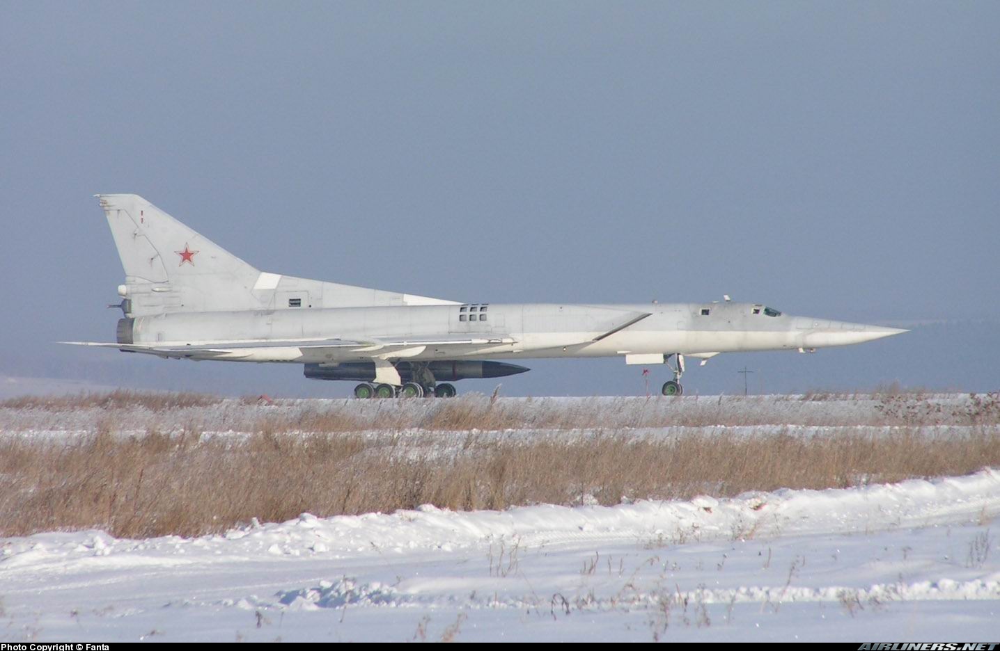 Самолет ту 22м3 фото и описание. Ту-22м сверхзвуковой самолёт. Ту-22м3. Сверхзвуковой бомбардировщик ту-22м3. Бомбардировщик ту 22 м 3 кабина.