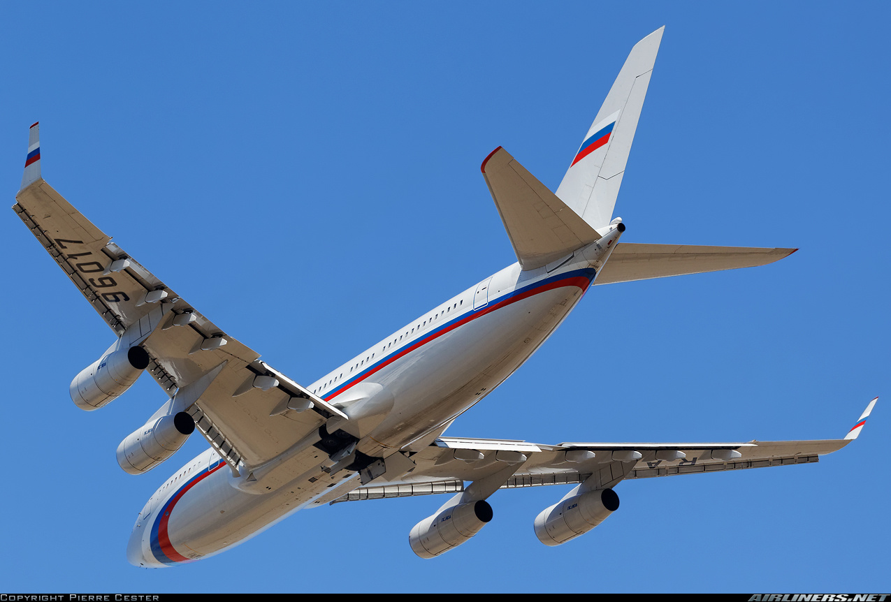 Гражданские самолеты россии. Ил-96-300 президентский. Ил 96 300 крыло. Ил-96 пассажирский самолёт. Ил 96 600.