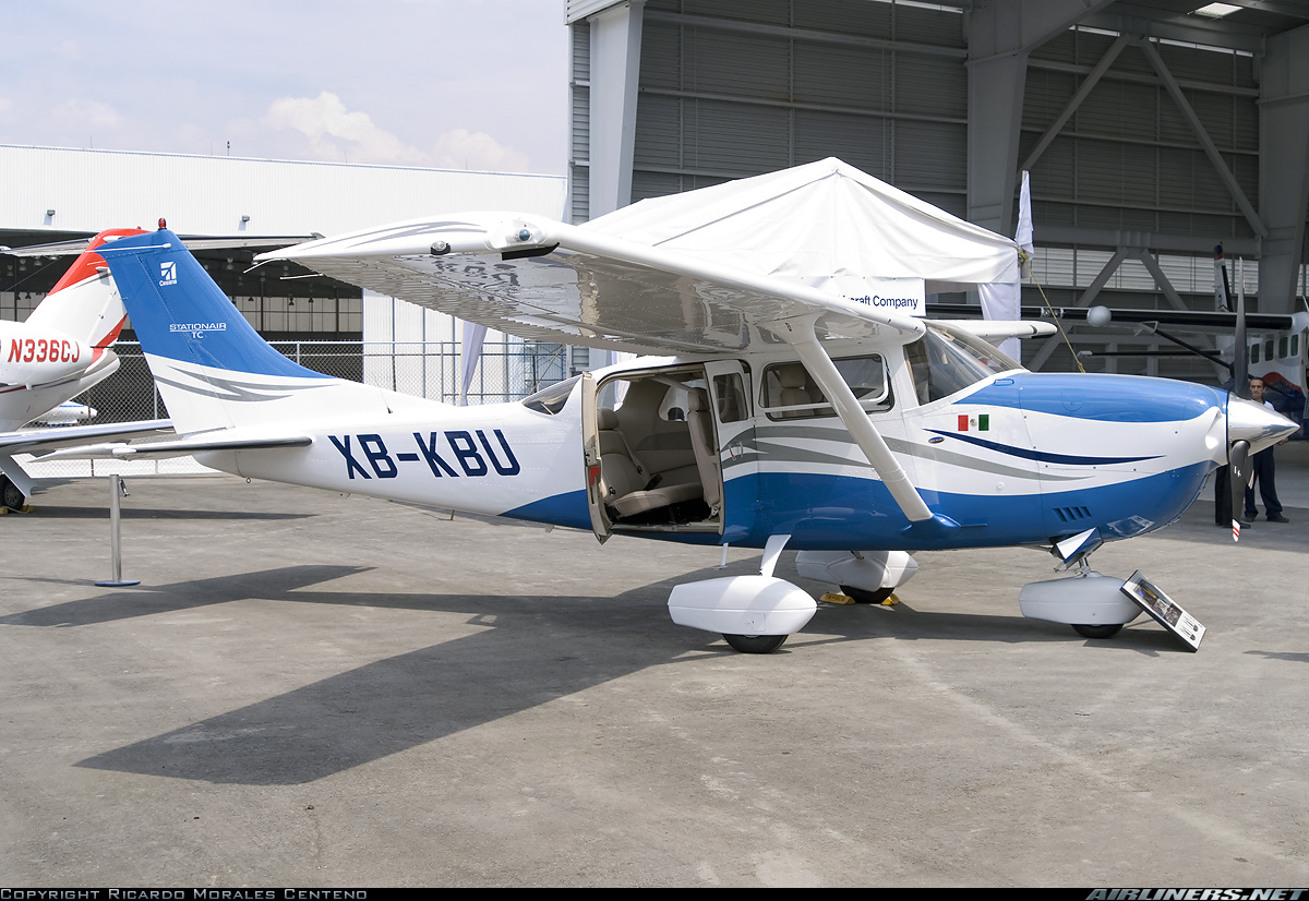 Полет 4 местный самолет. Cessna 206h Stationair. Самолет Cessna 206. Cessna 206 самолёты Cessna. Cessna t206h 2021.