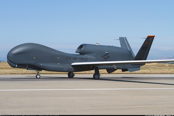 Northrop grumman rq 4b global hawk фото