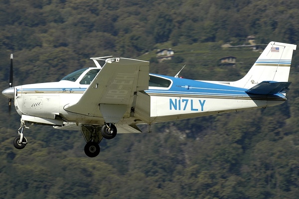 Beech F33 Bonanza - Unaltd | Aviation Photo #1277681 | Airliners.net