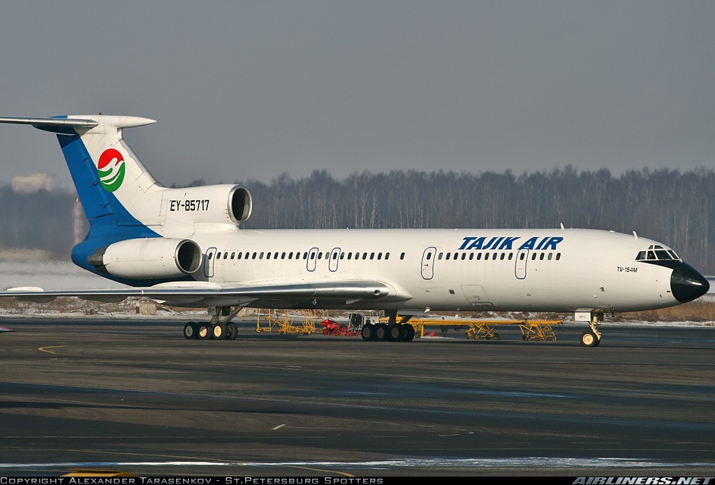 Авиакомпаний душанбе. Таджикистан Эйр. Авиакомпания Tajik Air. Самолёт Таджикистана таджик АИР. Таджик Эйр Боинг 747.