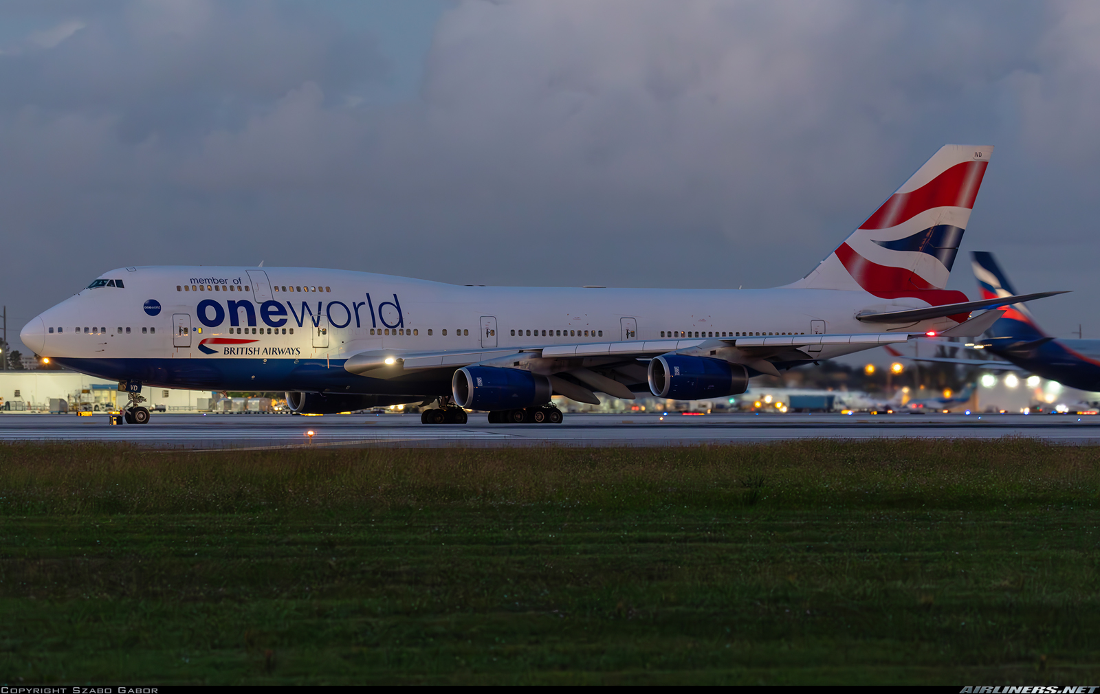 航空機・ヘリコプター BRITISH AIRWAYS ONE WORLD 1/200 747-400 航空機・ヘリコプター BRITISH AIRWAYS ONE WORLD 1/200 747-400