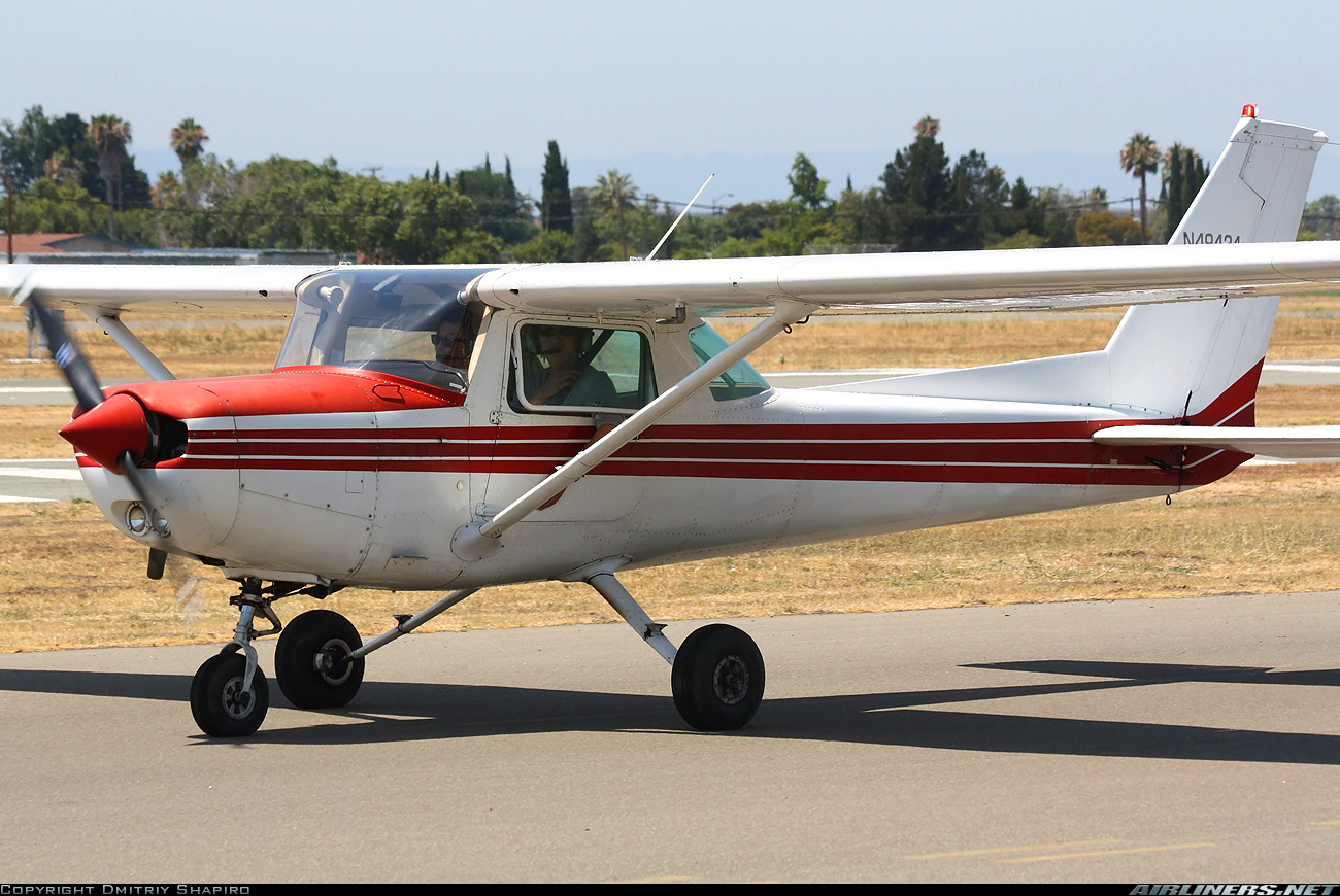 cessna-152-untitled-aviation-photo-1633302-airliners