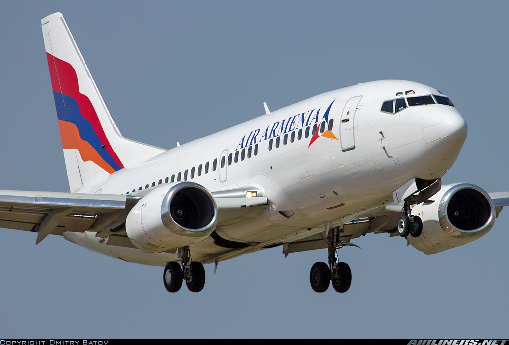 Авиакомпании armenia. Боинг 737 Армения. Боинг 737 армянские авиалинии. Air Armenia самолет 737. Боинг 737-300 Армения АИРВАЙС.
