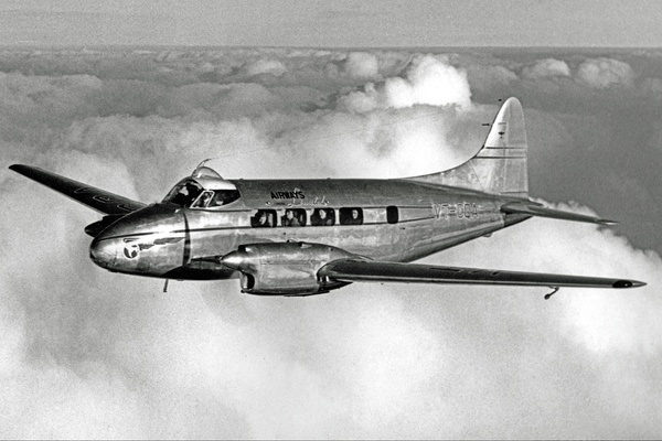 Historias Individuales: LV-LES (T-82) de Havilland DH.104 Dove 1 c