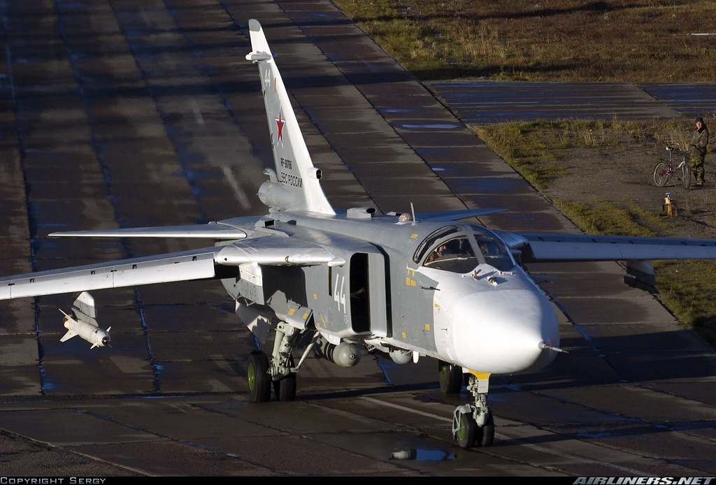 Фотографию 24. Тактический бомбардировщик Су-24м. Самолет Су 24 uz Air Force. Контейнер ККР-2т самолета Су-24мр к. Су-24 ФН.