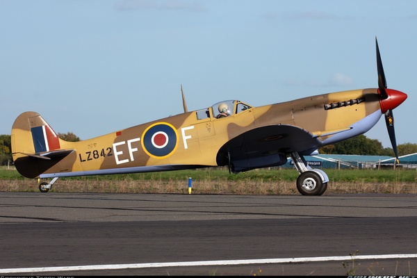 Supermarine Spitfire IX - Untitled | Aviation Photo #6796067 ...