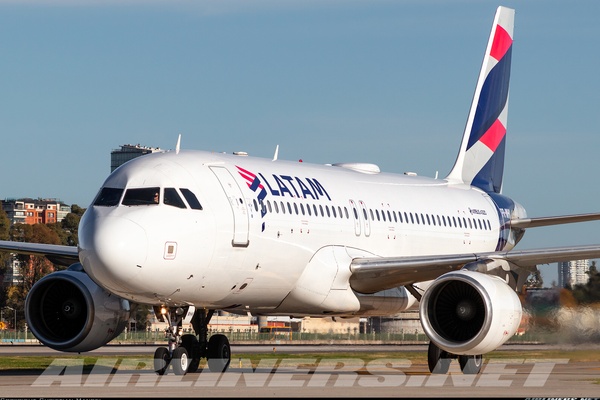 Airbus A321-211 - LATAM Chile | Aviation Photo #5446297 | Airliners.net