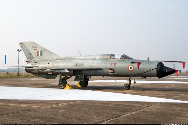 Mikoyan-Gurevich (Hindustan) MiG-21FL - India - Air Force | Aviation ...