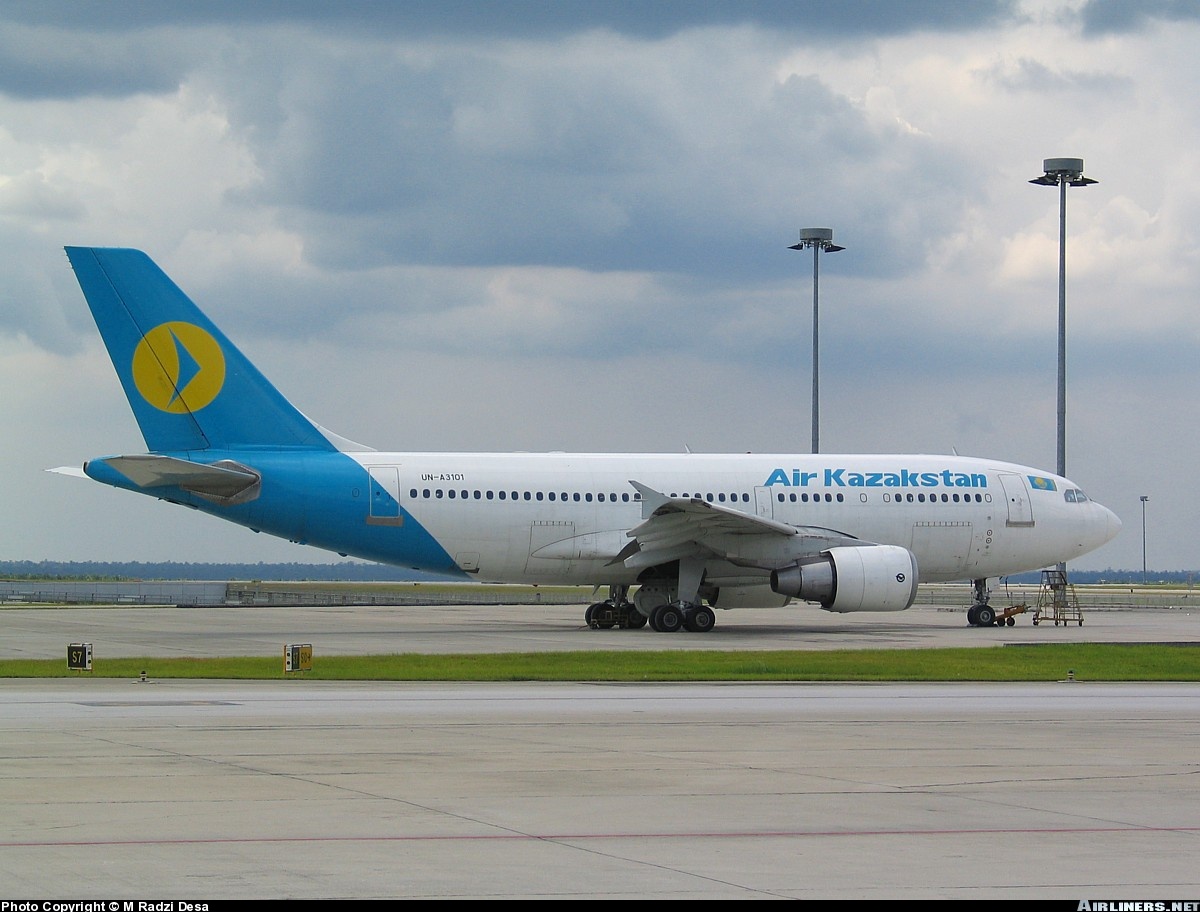 Qfl казахстан. Airbus a310. Эйр Казахстан. Казахстан Air Astana. A310 Air Astana.