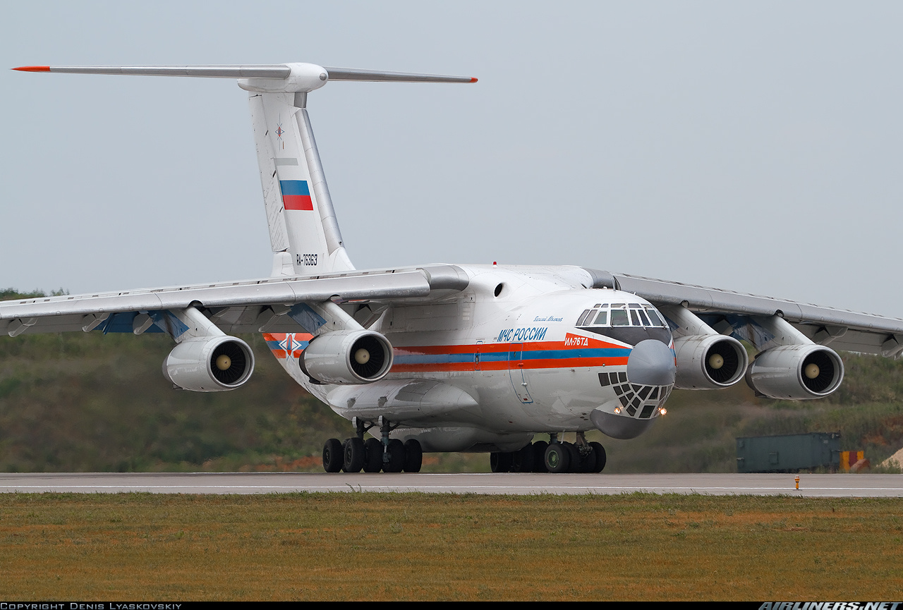 Сколько двигателей у ил 76. Ilyushin il-76td самолет. Ильюшин ил 76 ТД. Ил-76мд-90а. Ил 76 МД.