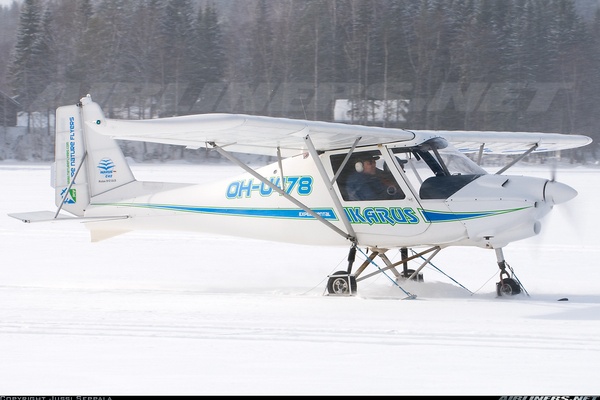 Ikarus C42 a modern 21st century microlight aircraft Stock Photo - Alamy