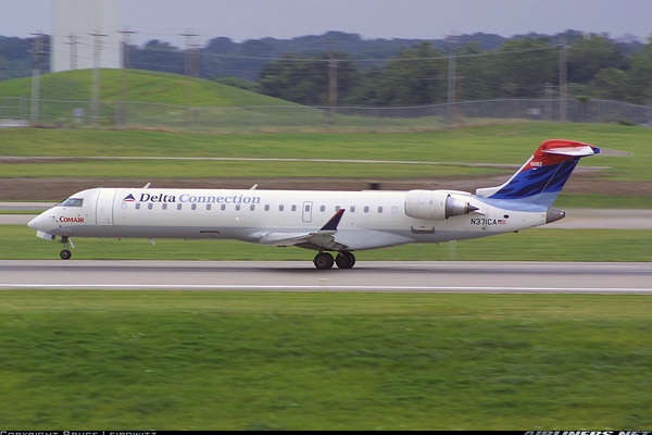 "Planespotting - CVG Observation Area" | Photo Album by Bruce | Airliners.net