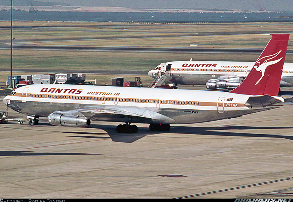 Boeing 707-338C - Qantas | Aviation Photo #2810145 | Airliners.net