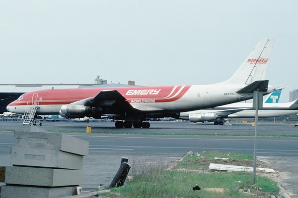 【信頼】 Douglas DC-8-33(F) - Emery Worldwide | Aviation Photo アート・デザイン・音楽
