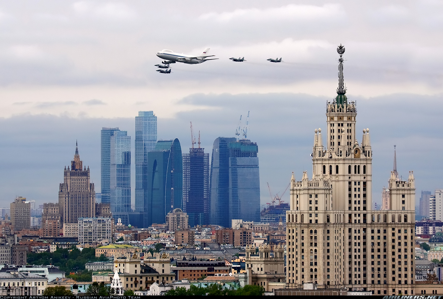Москва-Сити и сталинские высотки