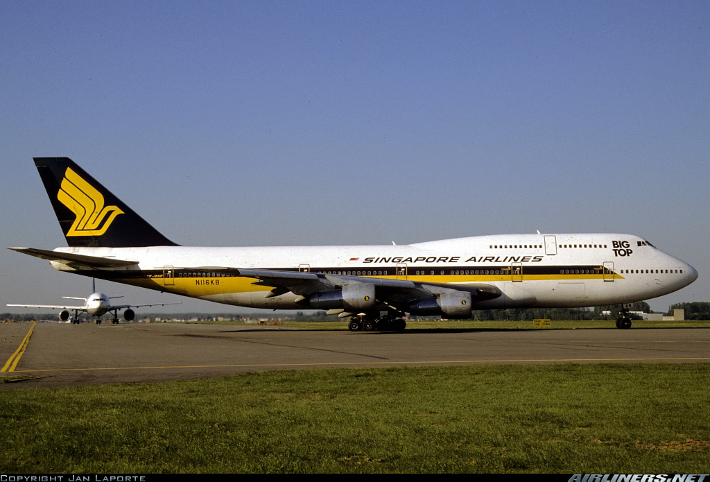Singapore Airlines Boeing 747-200 Fuselage Skin Structure Cut 9V-SQI