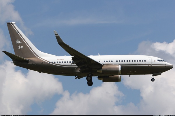 Boeing Business Jet BBJ (N737WH) Aircraft Pictures & Photos 