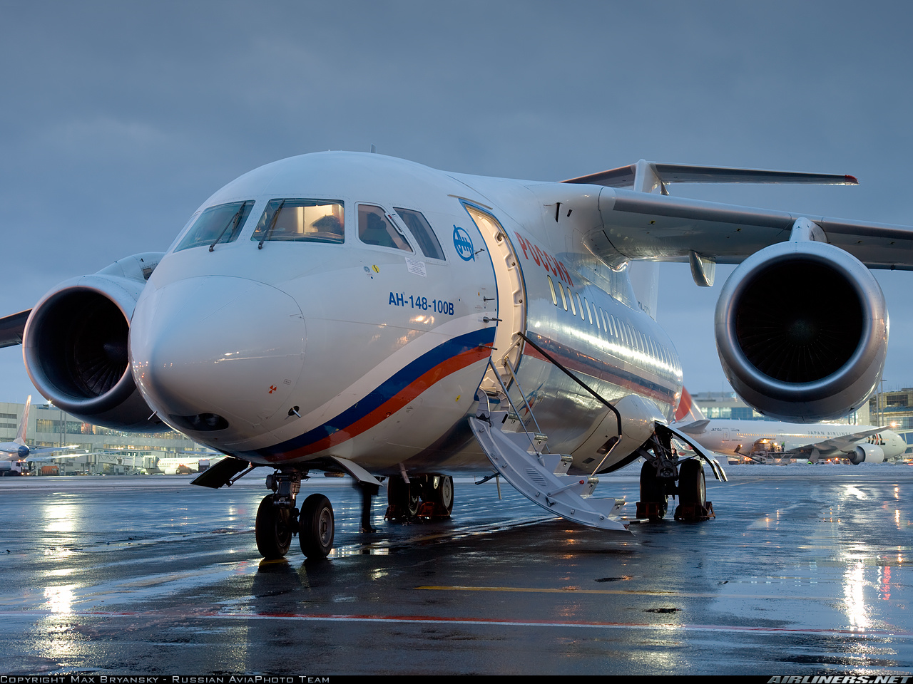 Гражданские самолеты россии. АН-148 пассажирский самолёт. Пассажирсике самолёты. Самолеты гражданской авиации. Российские самолеты пассажирские.