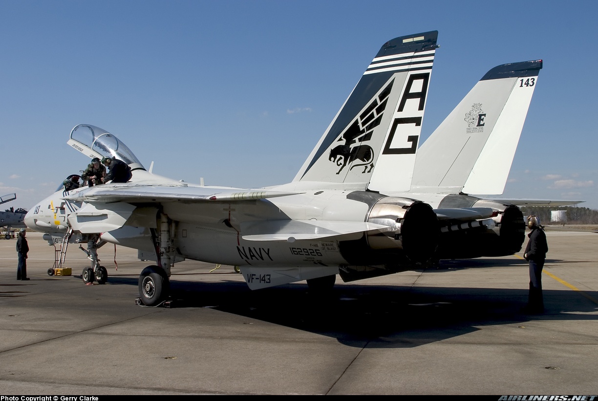 VF-143 Punkin Dogs F-14B painted in 1972 color scheme. 