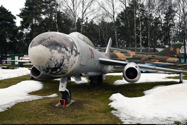 Sukhoi Su 7bmk Russia Air Force Aviation Photo 1448355 Airliners Net