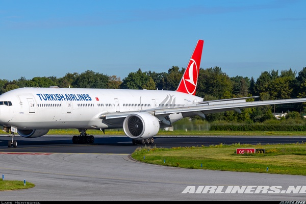 Boeing 777-232/ER - Arizona Cardinals