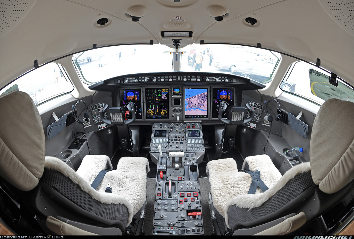 Bombardier Challenger 300 Bd 100 1a10 Donghai Jet Aviation Photo 1987269 Airliners Net